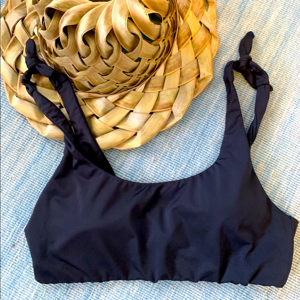 Carve Designs Sandhaven Black Top Size Medium